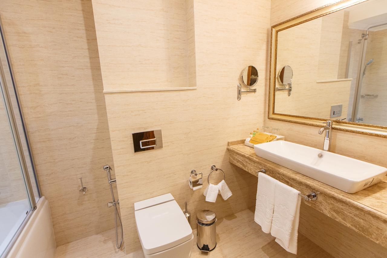 Sultan Palace Hotel Atyrau Exterior photo Bathroom