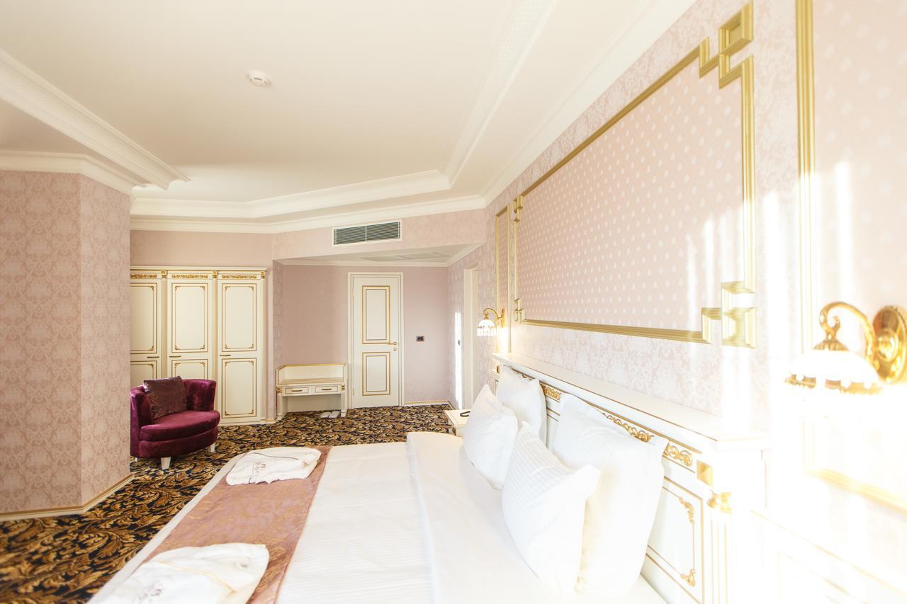 Sultan Palace Hotel Atyrau Exterior photo A room at the hotel
