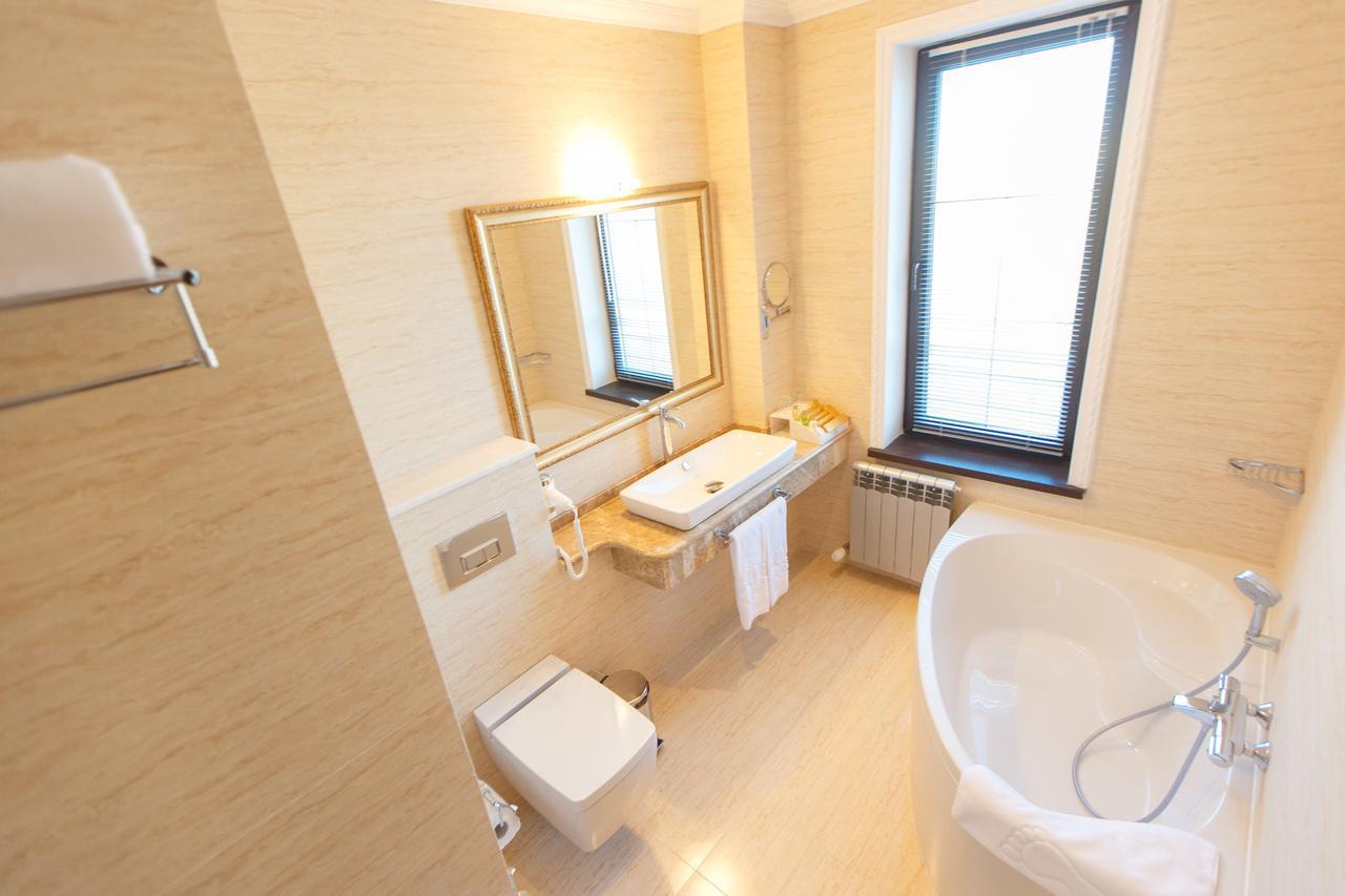 Sultan Palace Hotel Atyrau Exterior photo Bathroom