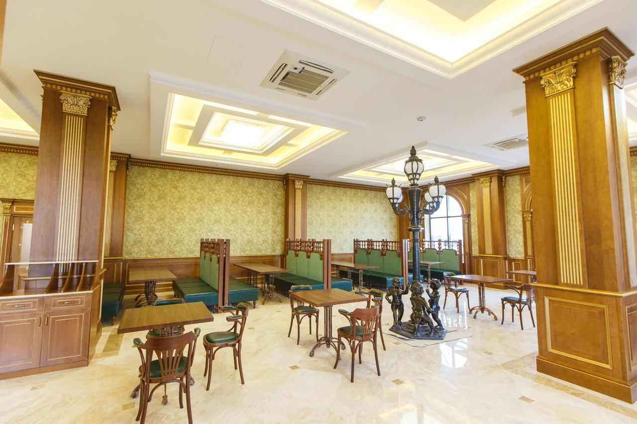 Sultan Palace Hotel Atyrau Exterior photo The interior of the restaurant