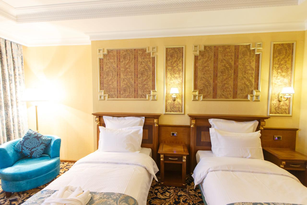 Sultan Palace Hotel Atyrau Exterior photo A room at the hotel